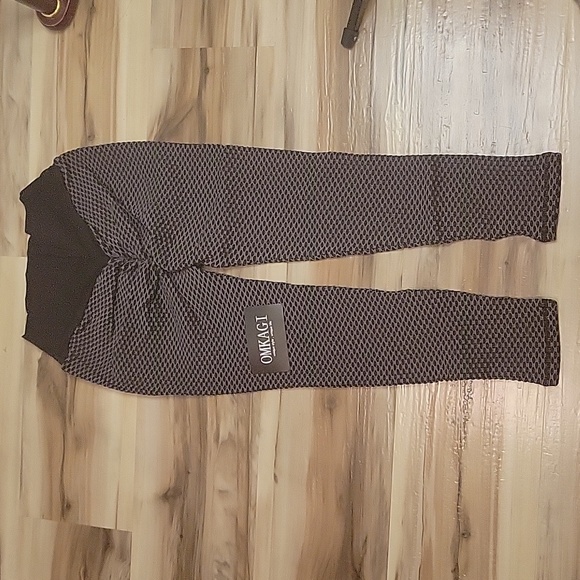NWT 📦 Honeycomb Butt Scrunch Blk/Grey Capri Leggings - Picture 7 of 14